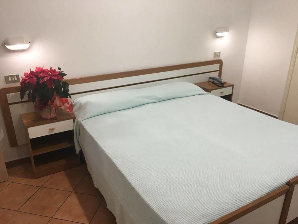 Cimarosa - Famiglie E Coppie Hotel Riccione