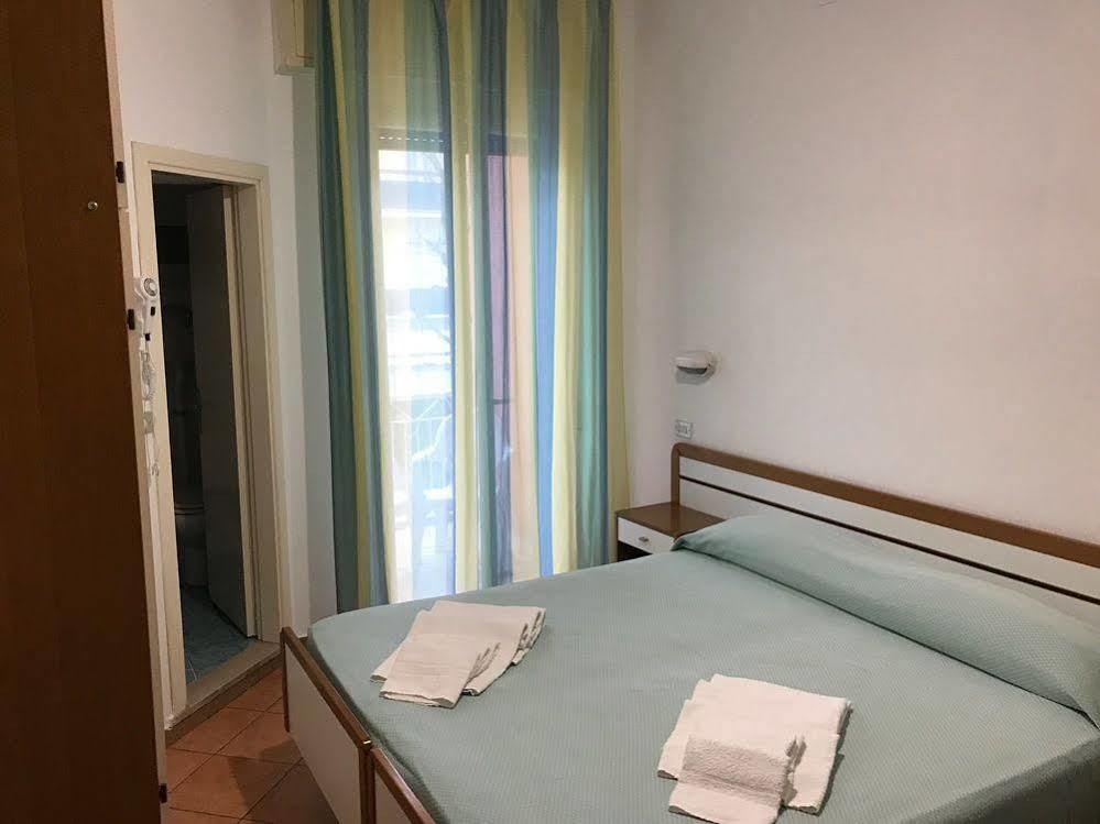 Cimarosa - Famiglie E Coppie 2* Riccione