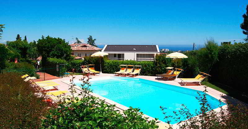Residenze Al Colle Dei Pini 3* Riccione