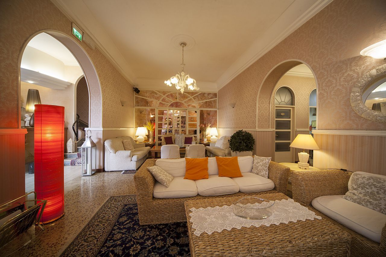 Aquila D'oro Hotel 3*