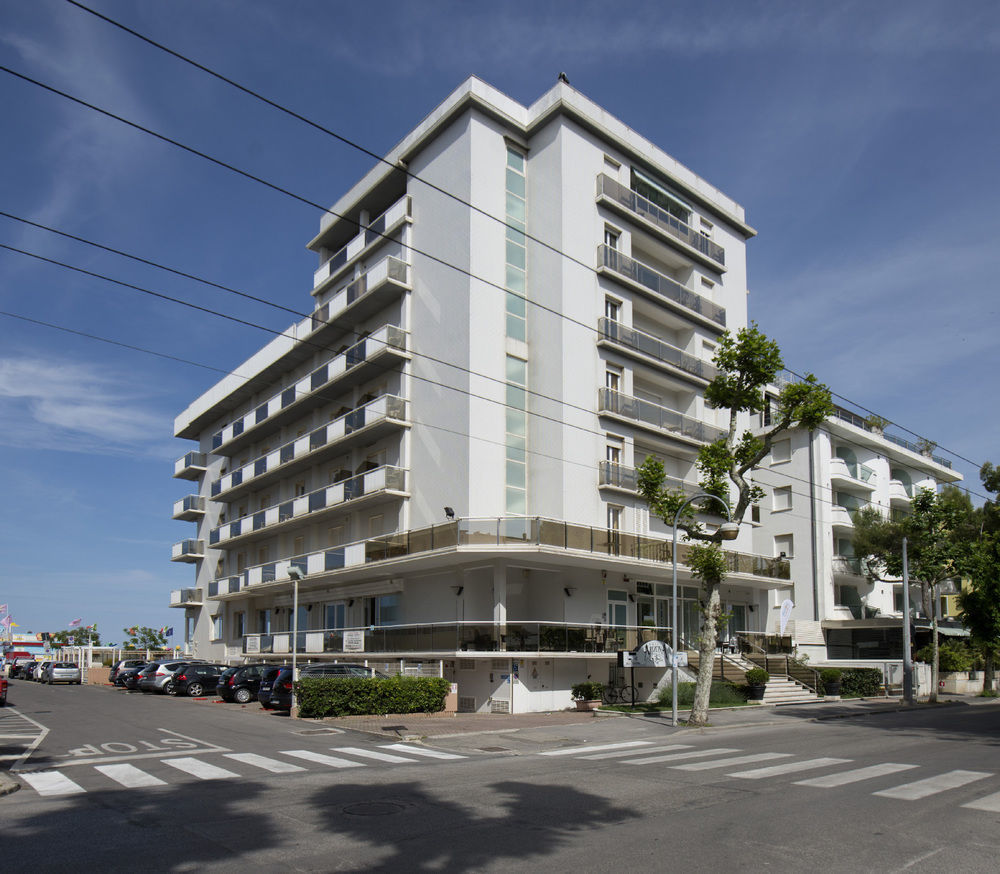 Hotel Arizona 3*