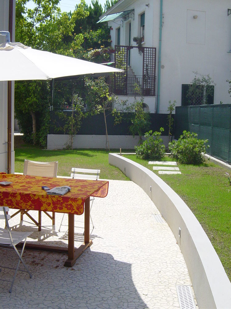 Ceccarini Aparthotel 2*