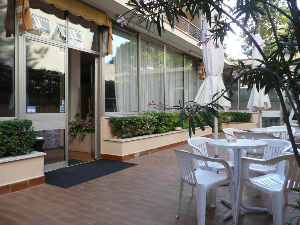 Pupa Hotel