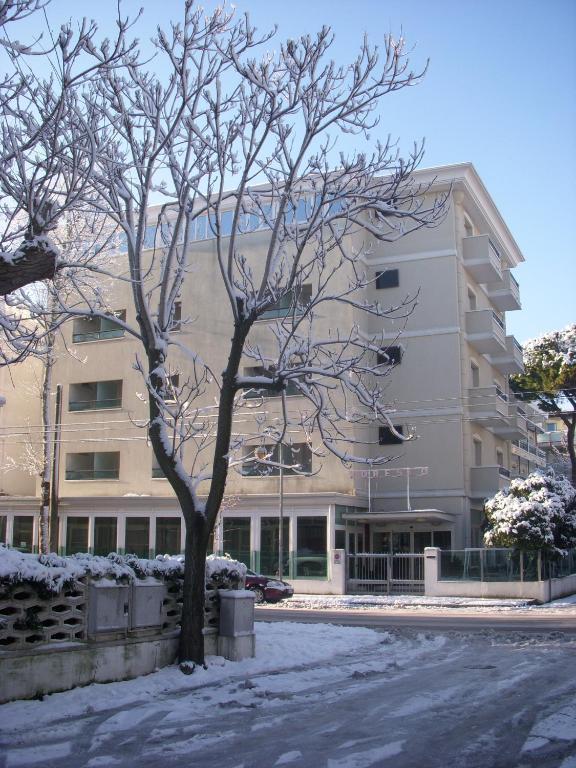 Moresco - Piscina Village Hotel 2*