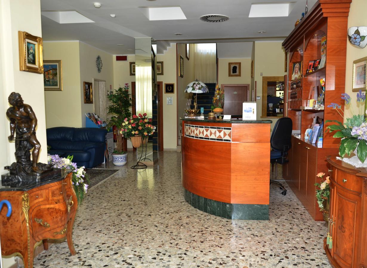 Cristina Hospitality (adults Only) Hotel 3*
