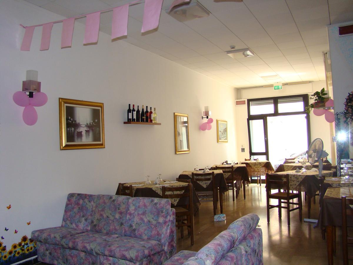 Italia Hotel *
