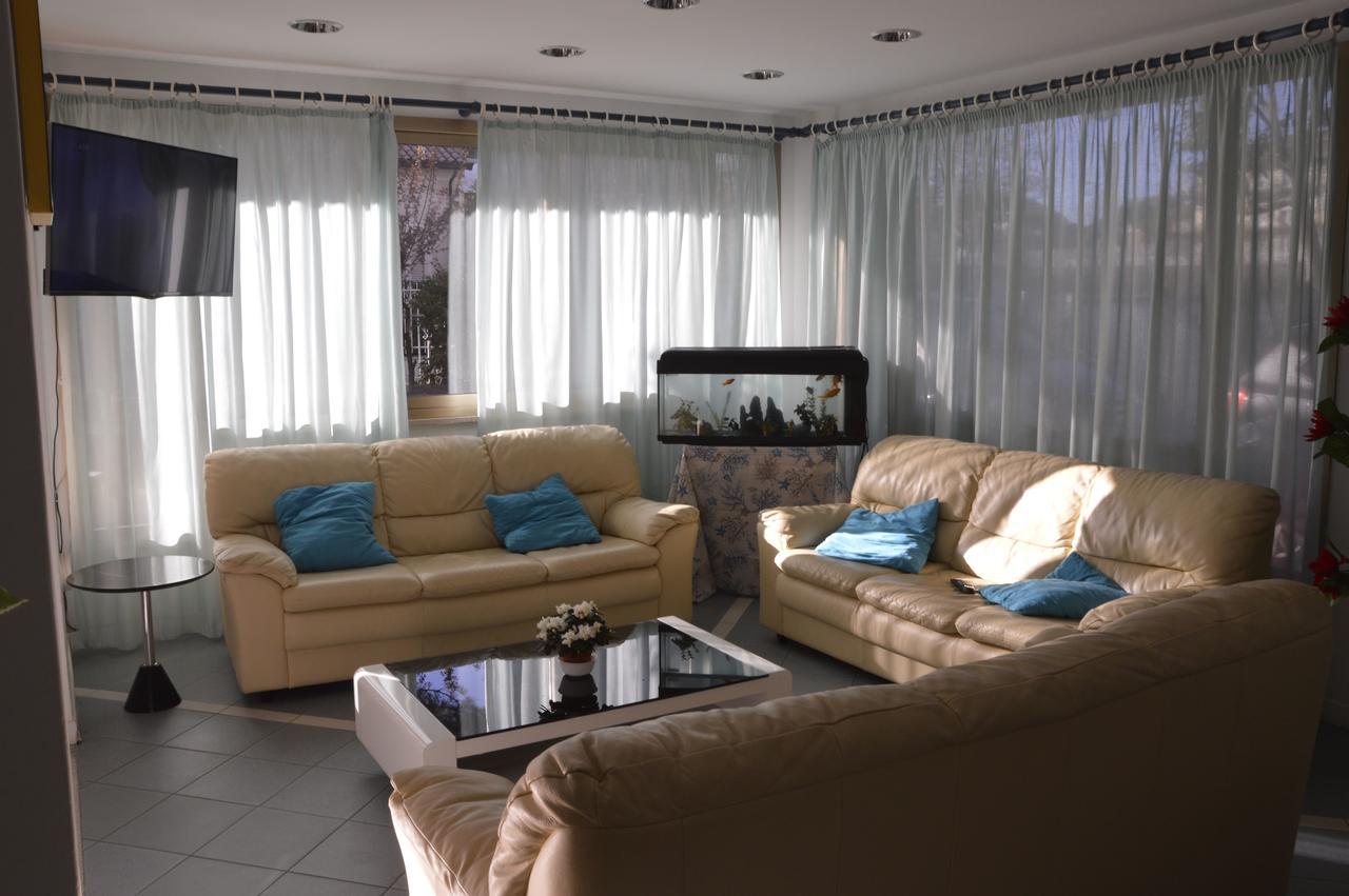 Fucsia Hotel 2*