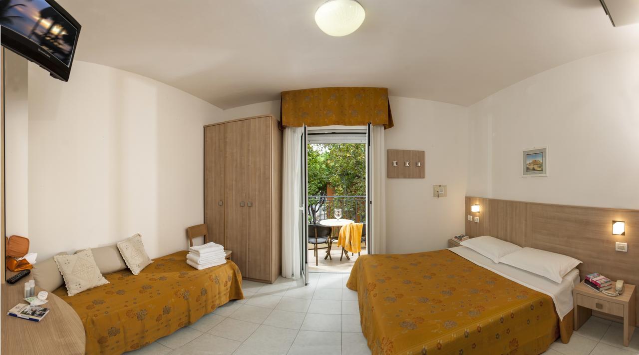 Alfonsina Hotel 2*