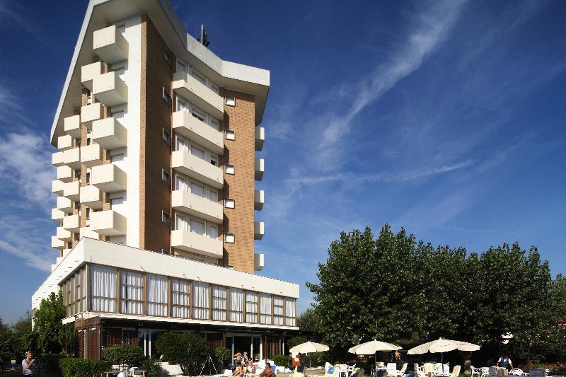 Hotel Alexandra Plaza 4*