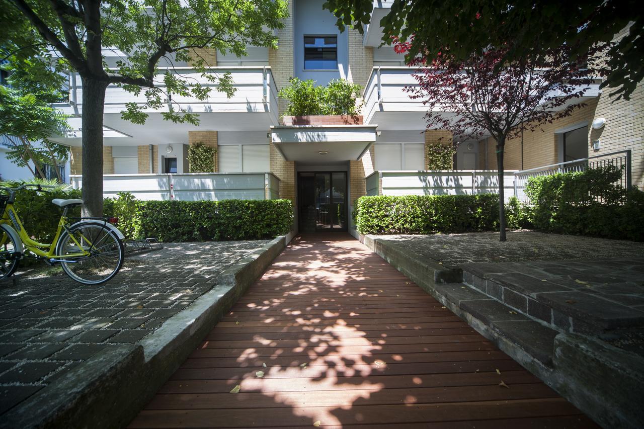 Aparthotel Lungomare - Charming 4*