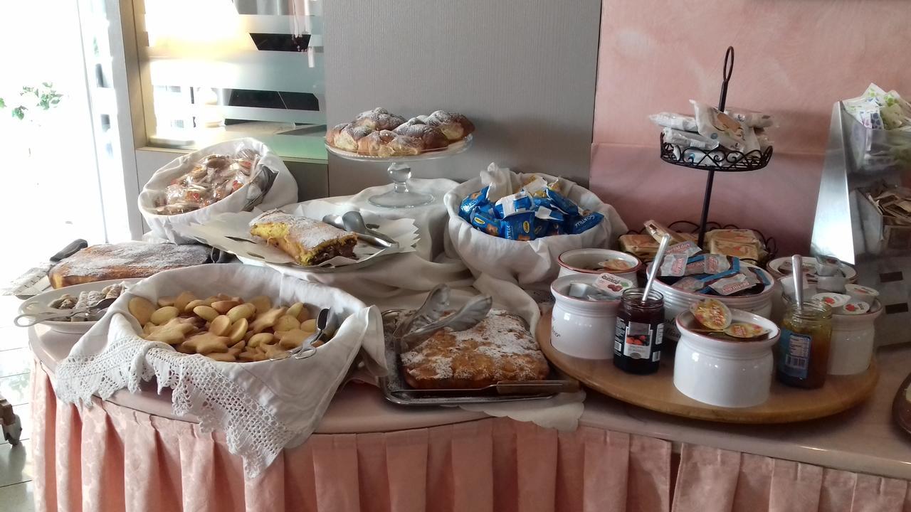 Santa Cecilia Hotel *