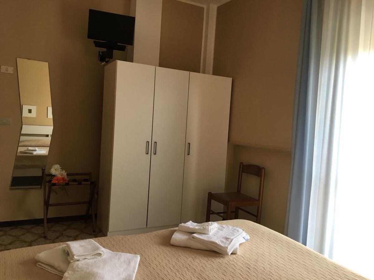 Hotel Fucsia 2*
