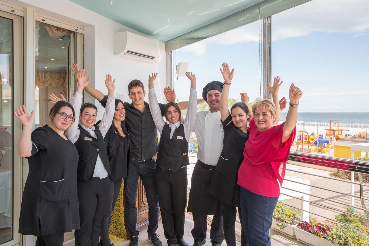 Des Nations - Vintage Sul Mare 4* Riccione