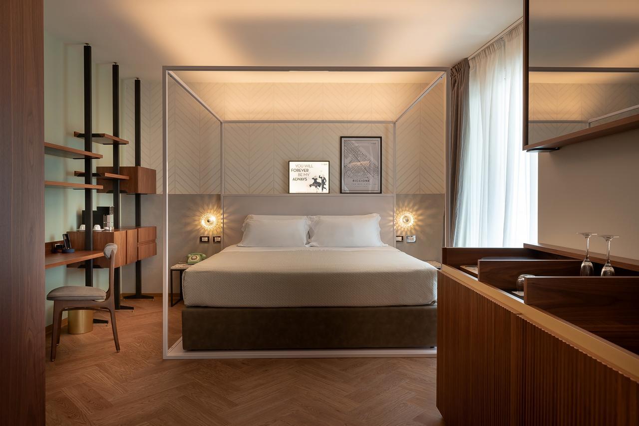 The Box Hotel 4*