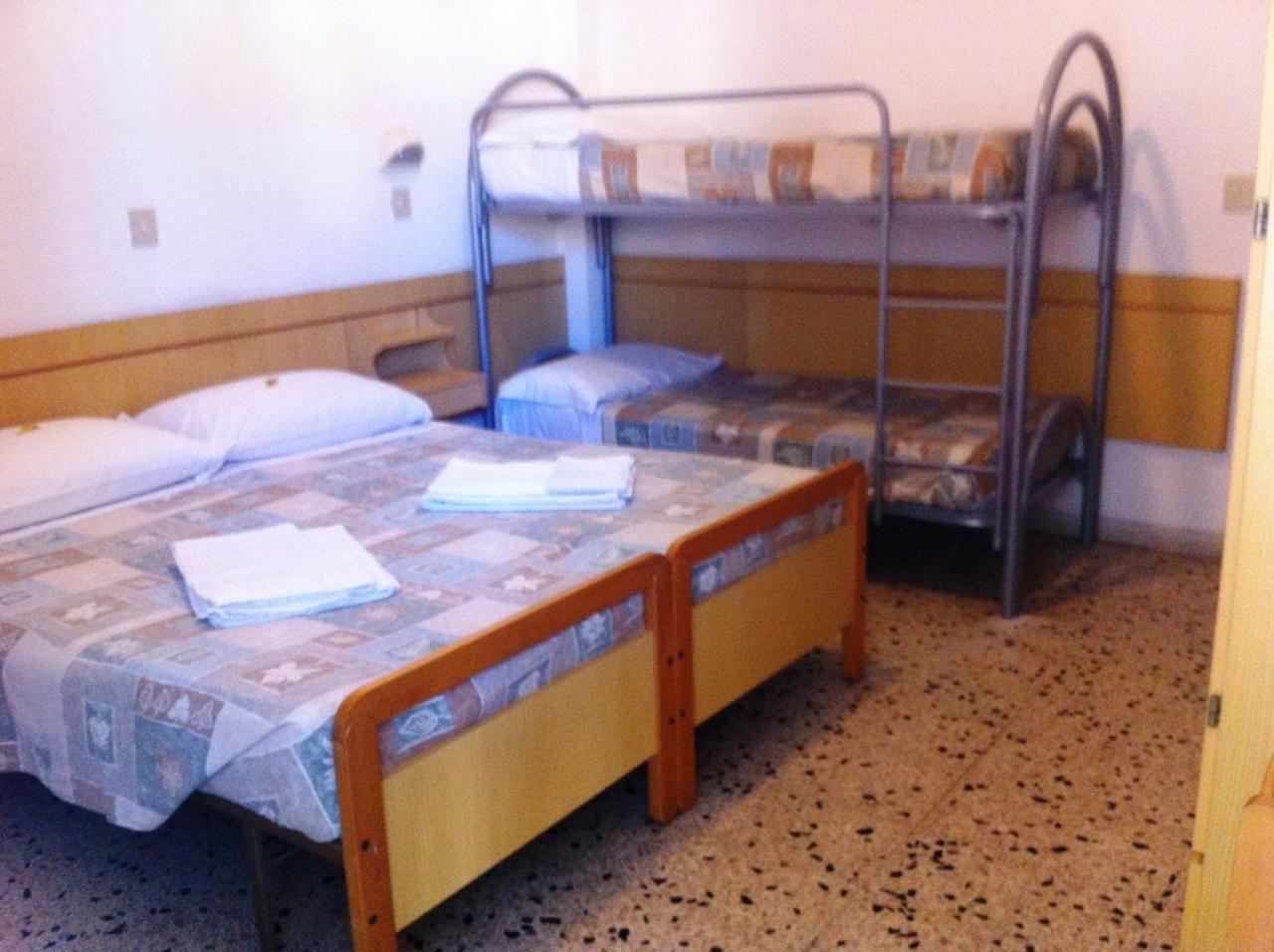 Italia Hotel *