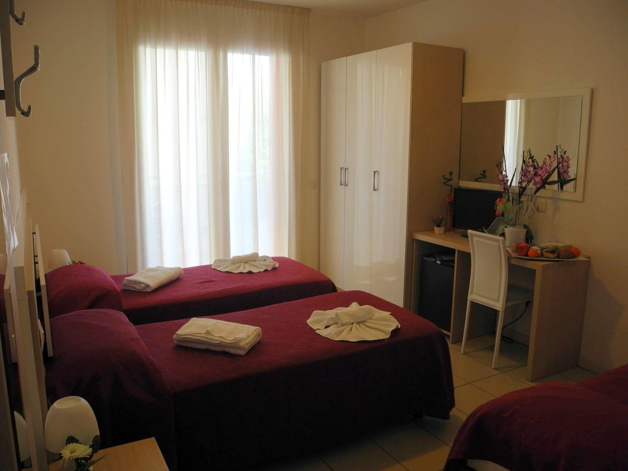 Tritone Hotel 3*