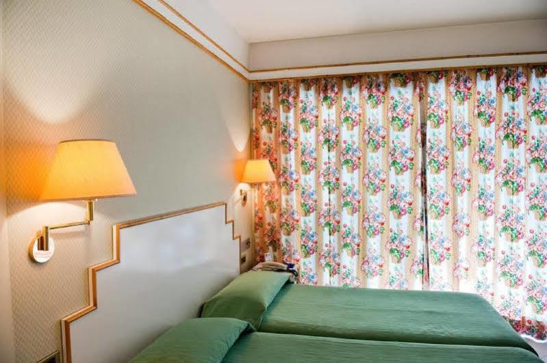 Hotel President - Vintage In Centro 4*