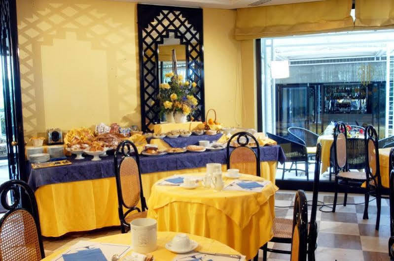 President - Vintage In Centro 4* Riccione