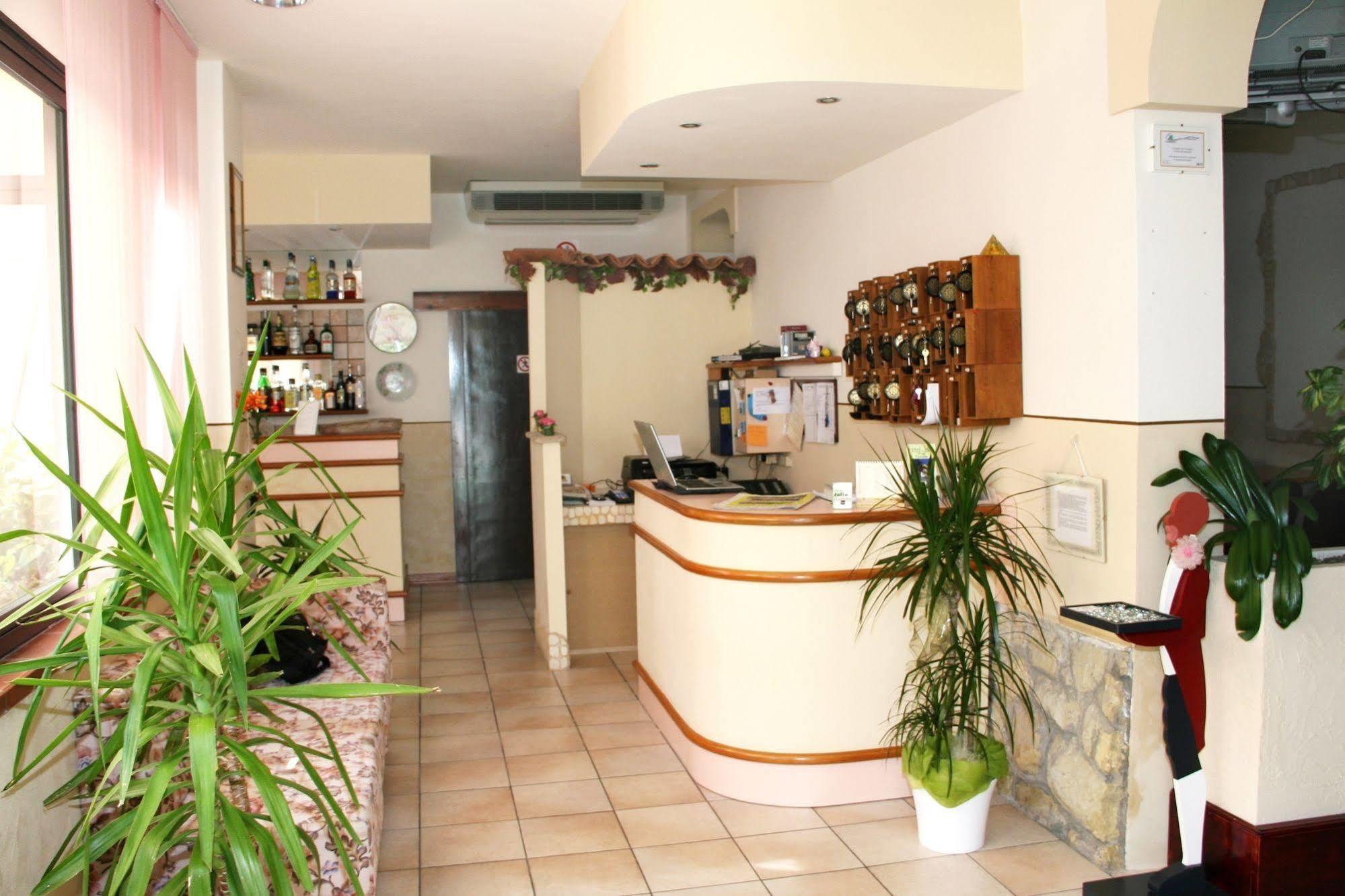 Hotel Jolie 2*
