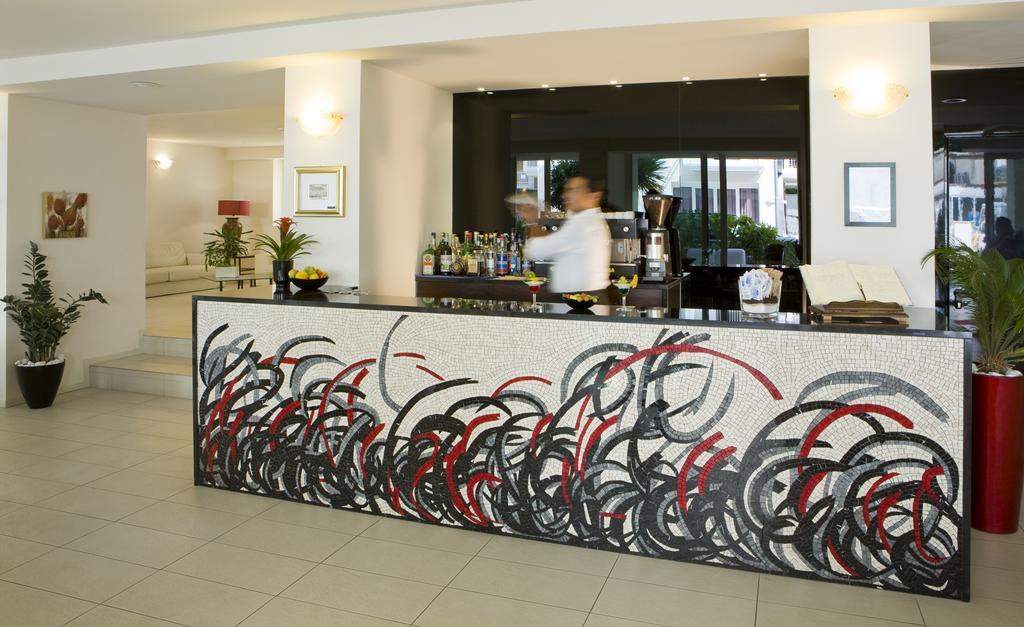 Alexander Hotel