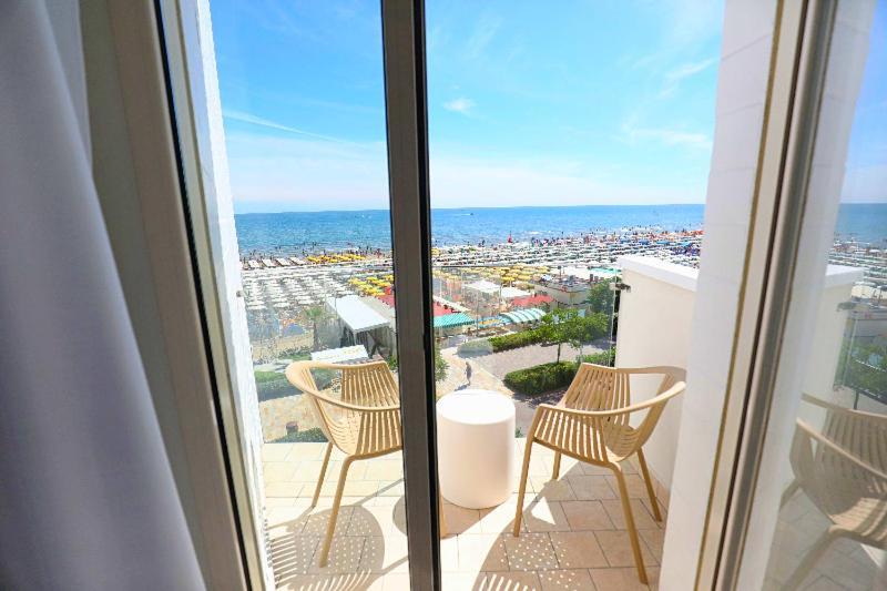 Daniel's Fronte Mare 3*