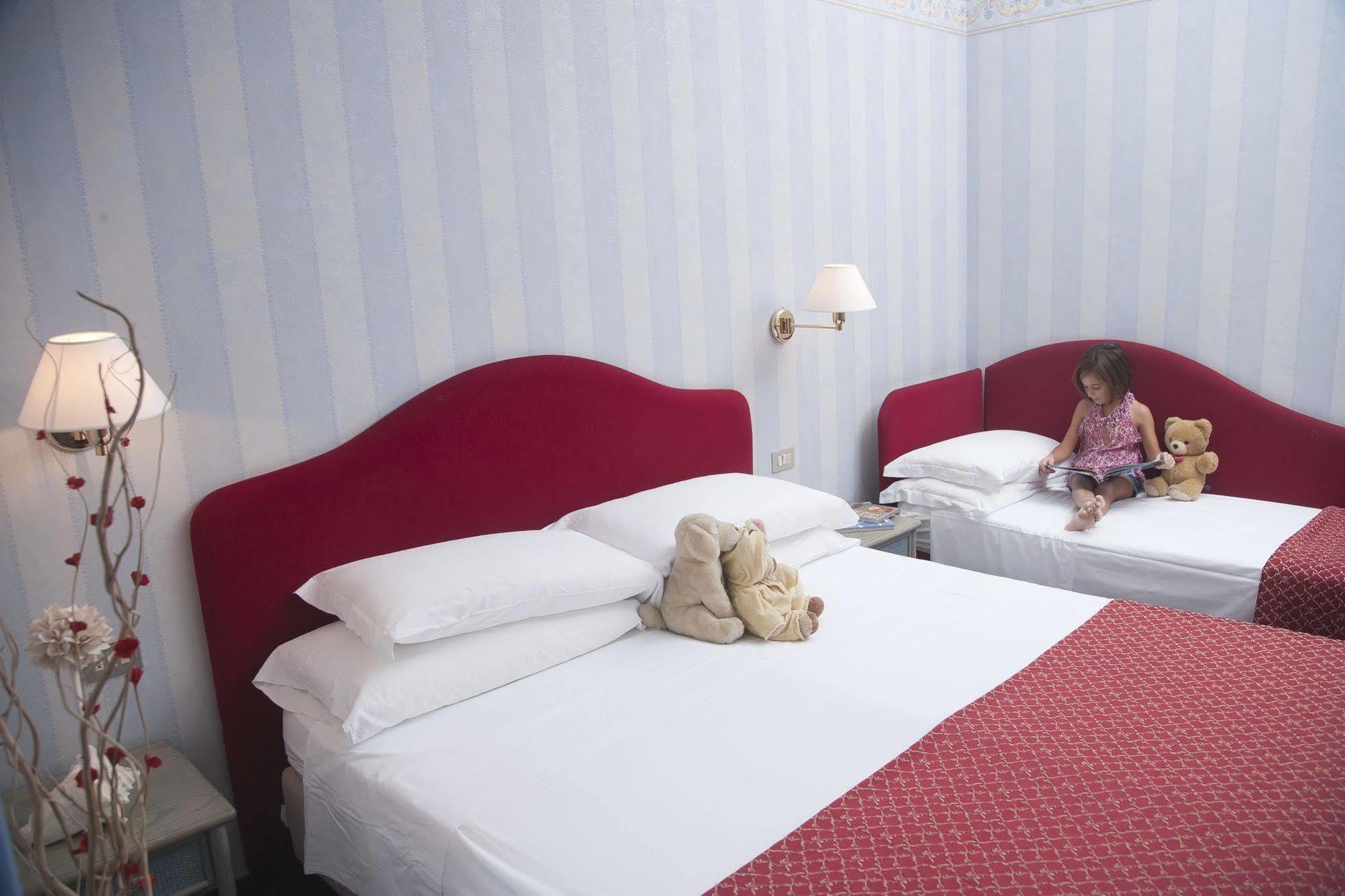 Adlon - Fronte Mare 3* Riccione