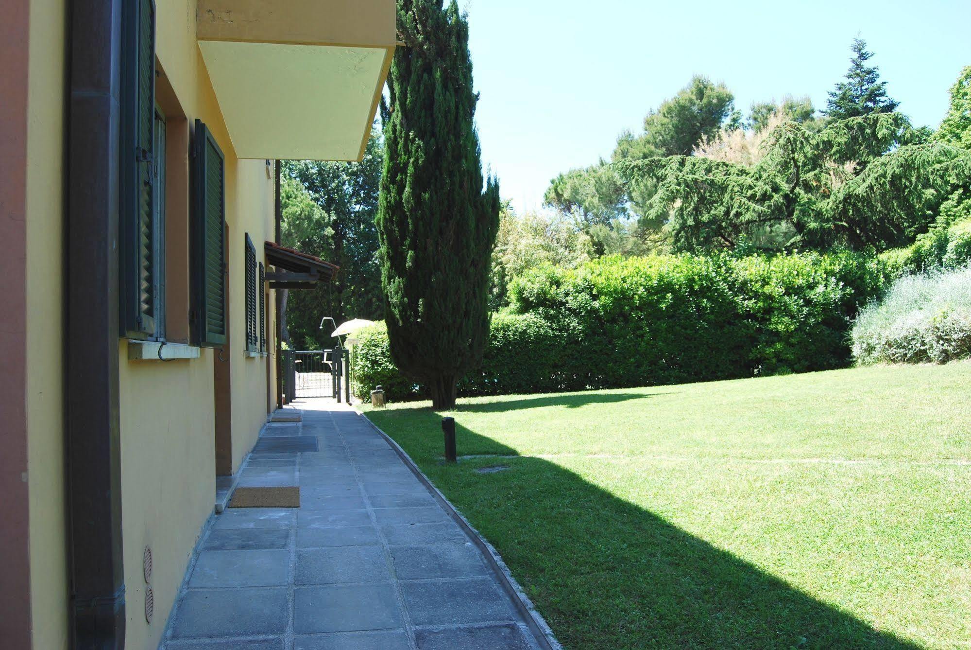Aparthotel Residenze Al Colle Dei Pini Riccione