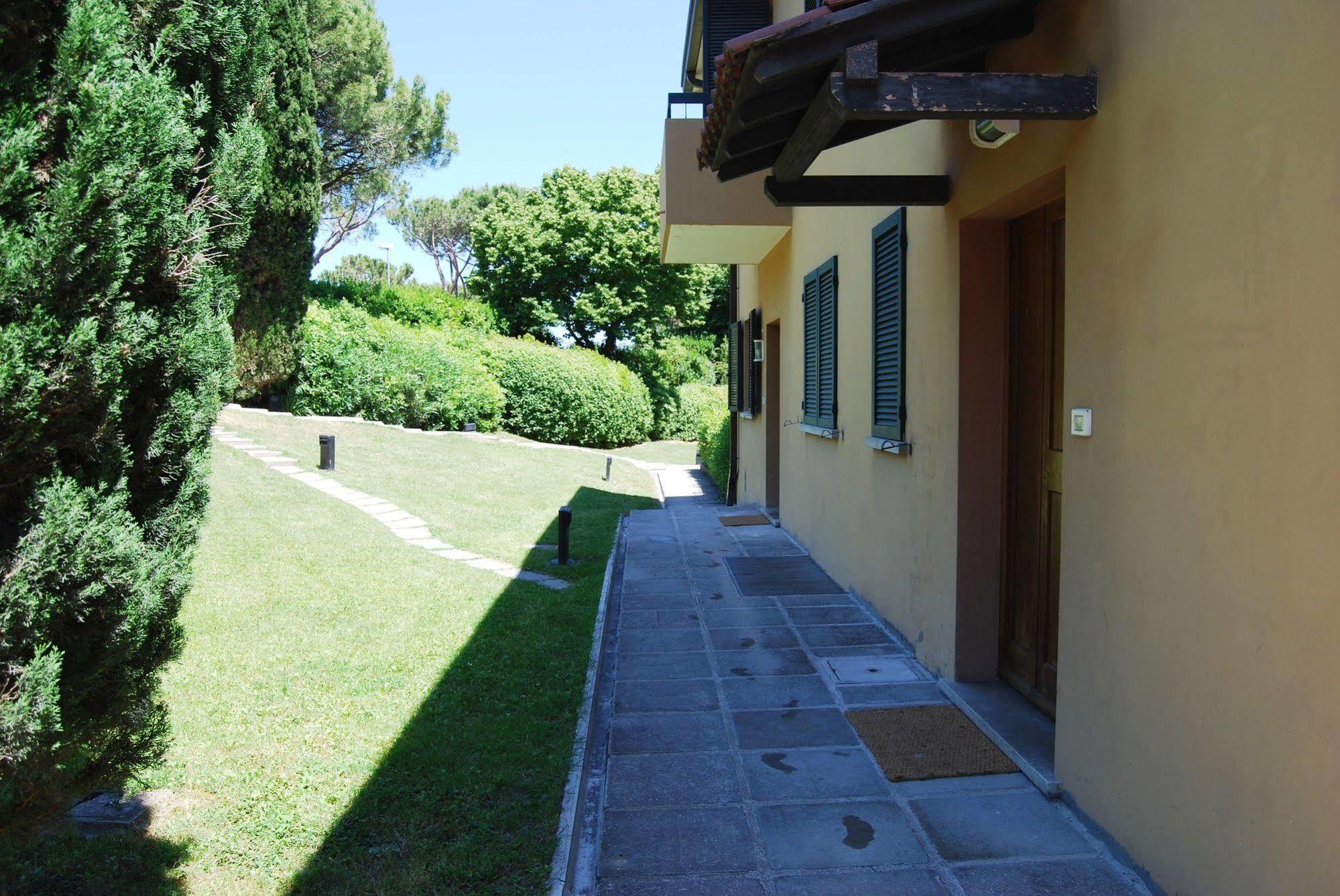 Residenze Al Colle Dei Pini 3* Riccione