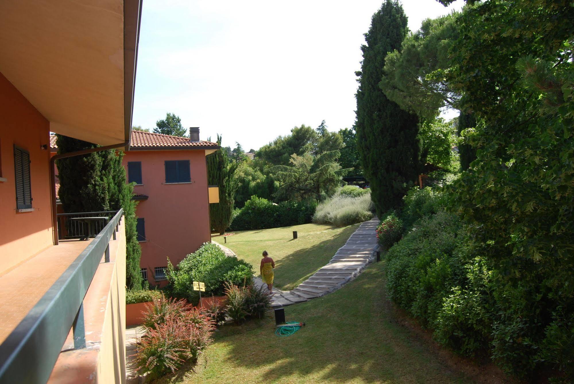 Residenze Al Colle Dei Pini Aparthotel