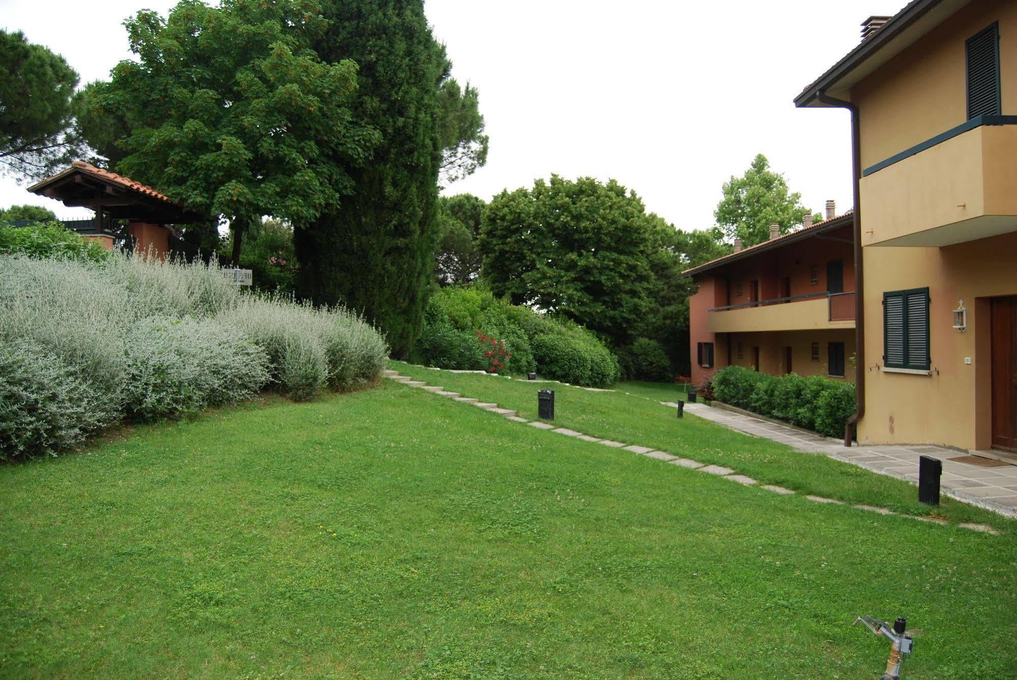 Aparthotel Residenze Al Colle Dei Pini 3*