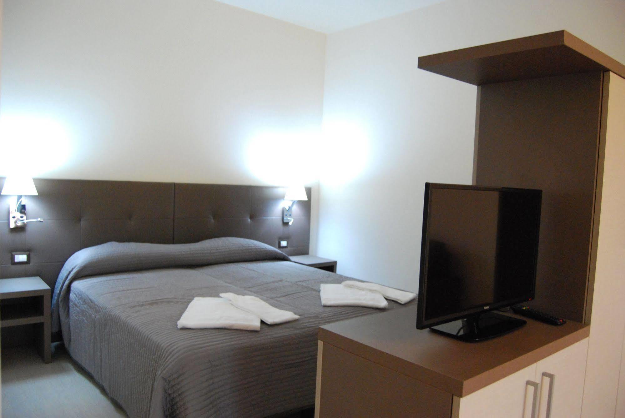 Aparthotel Residenze Al Colle Dei Pini Riccione