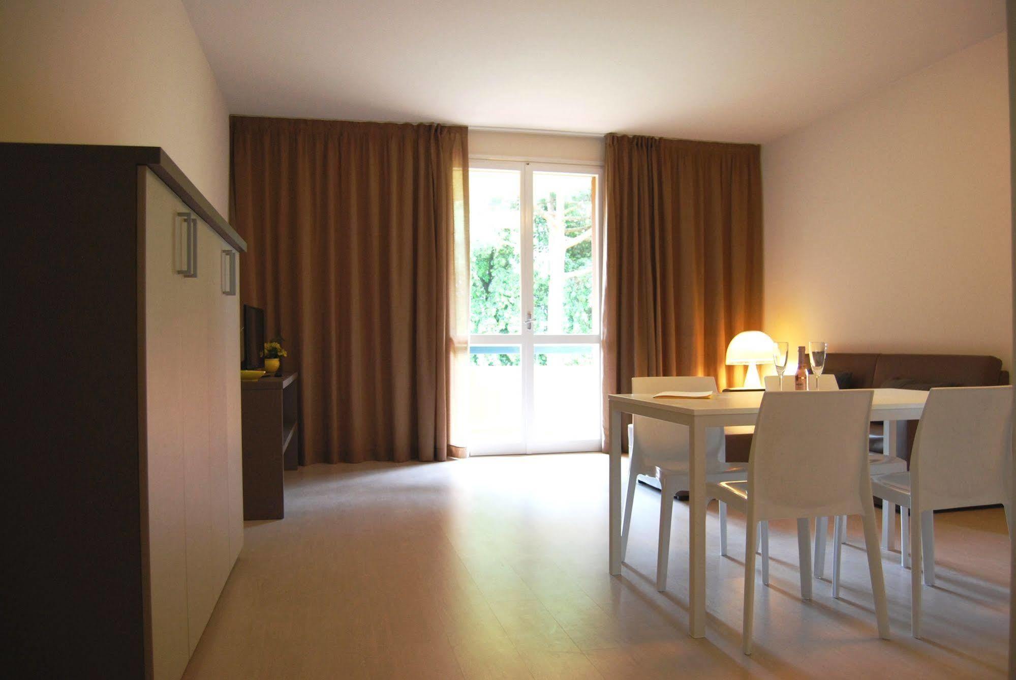 Residenze Al Colle Dei Pini Aparthotel Riccione
