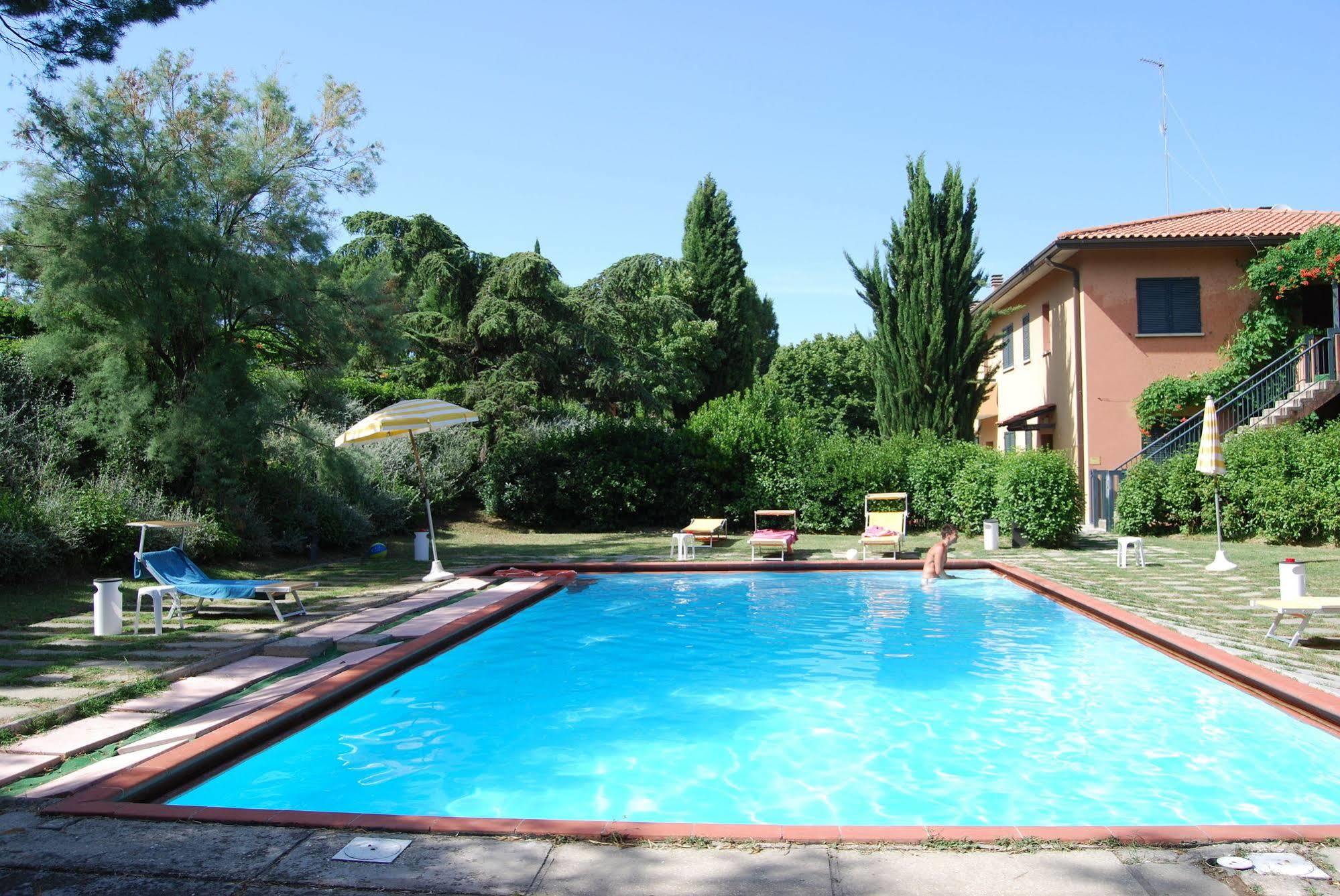 Aparthotel Residenze Al Colle Dei Pini