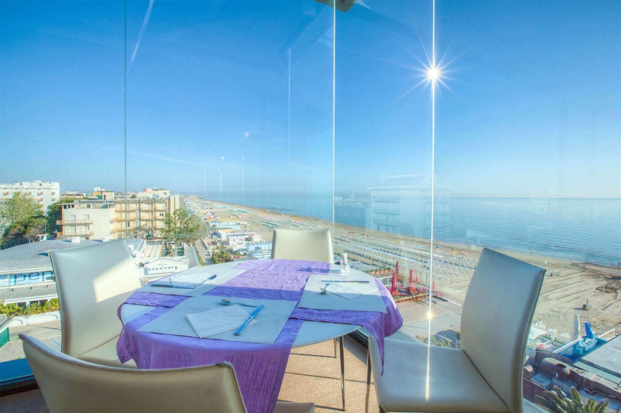 Commodore Hotel 3*