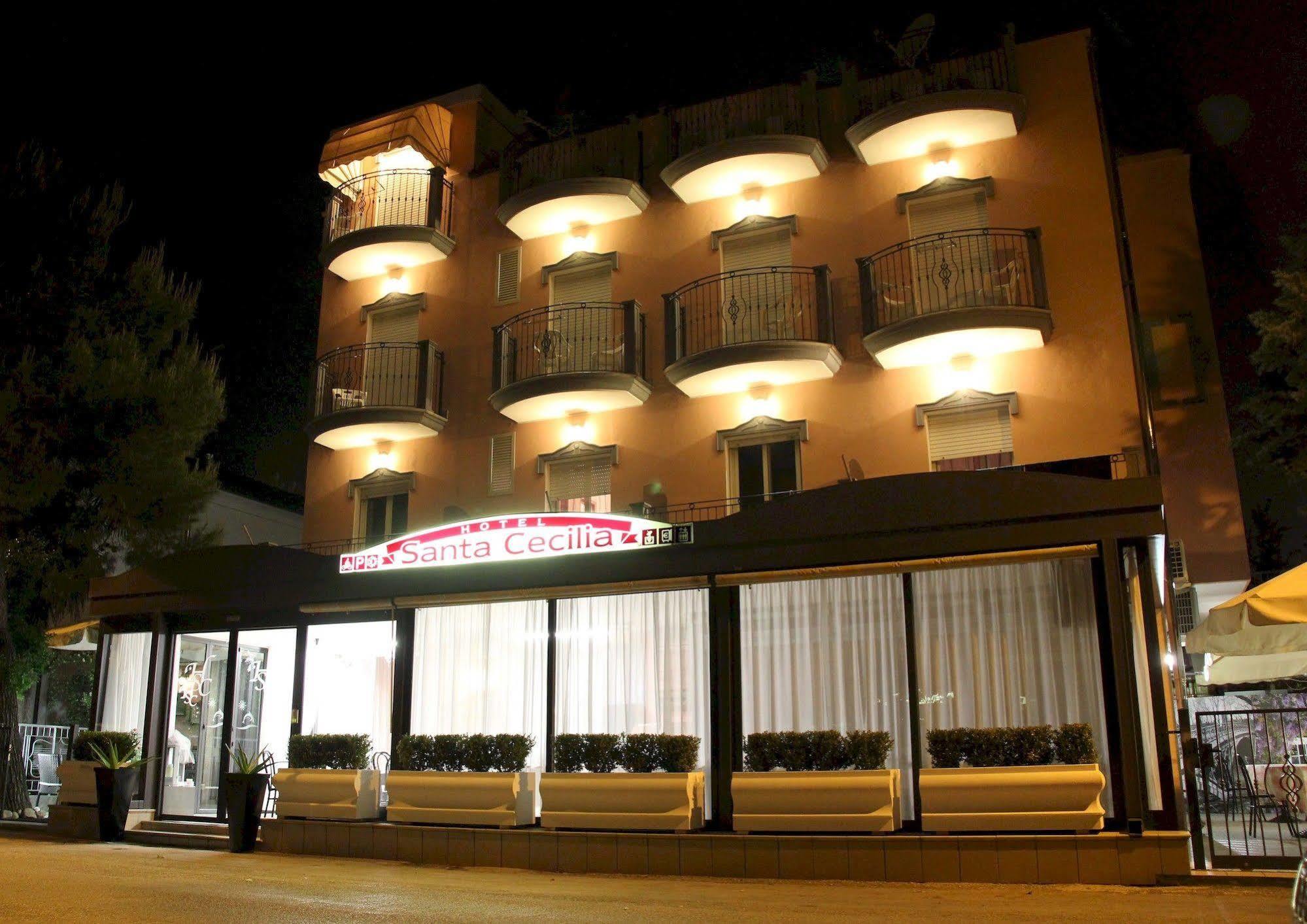Hotel Santa Cecilia *