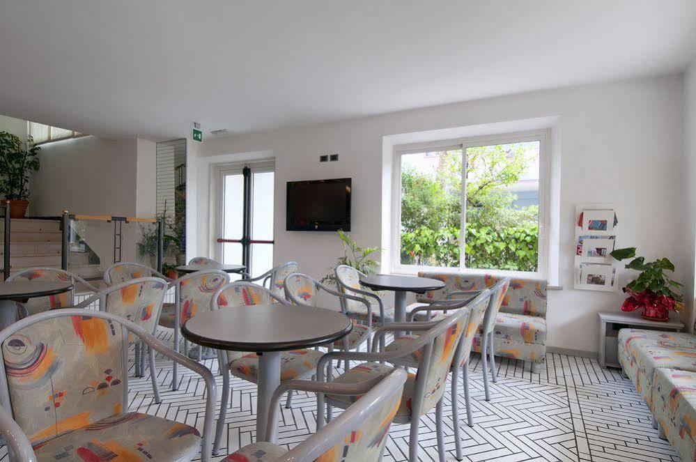 Aria Di Mare - Bed&brunch In Centro A Hotel Riccione