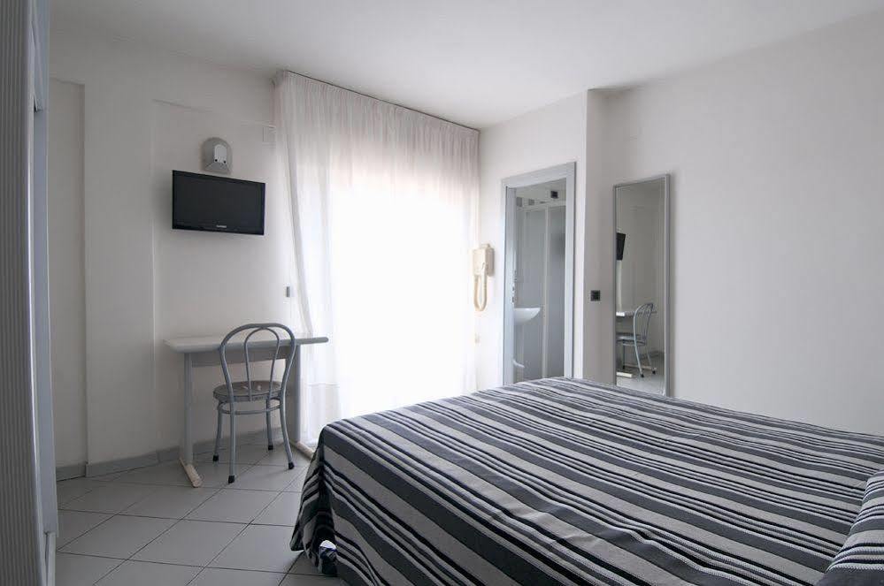 Hotel Aria Di Mare - Bed&brunch In Centro A