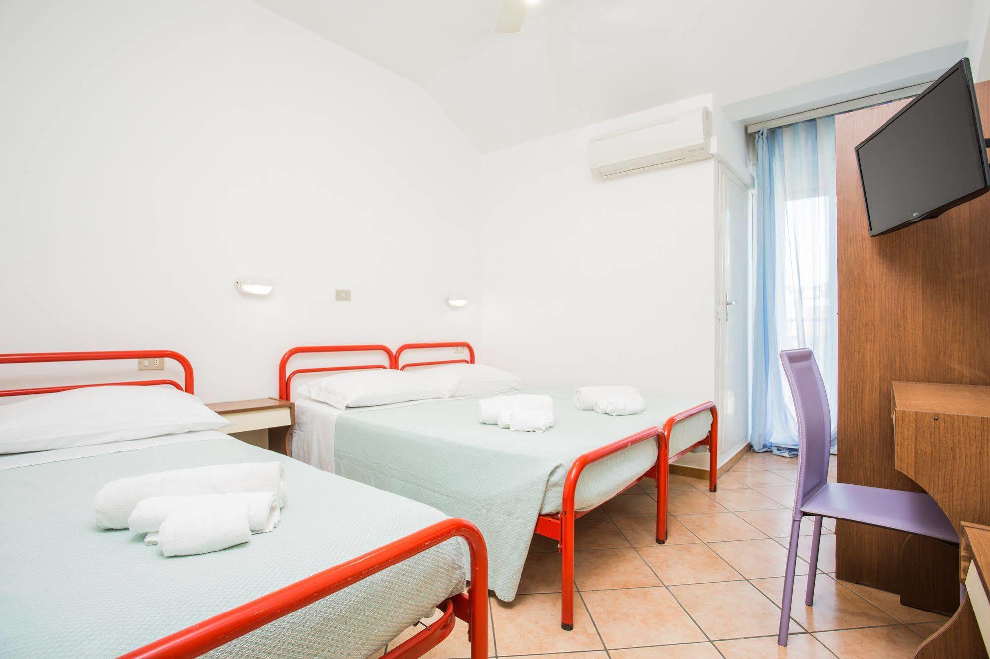 Cimarosa - Famiglie E Coppie 2* Riccione