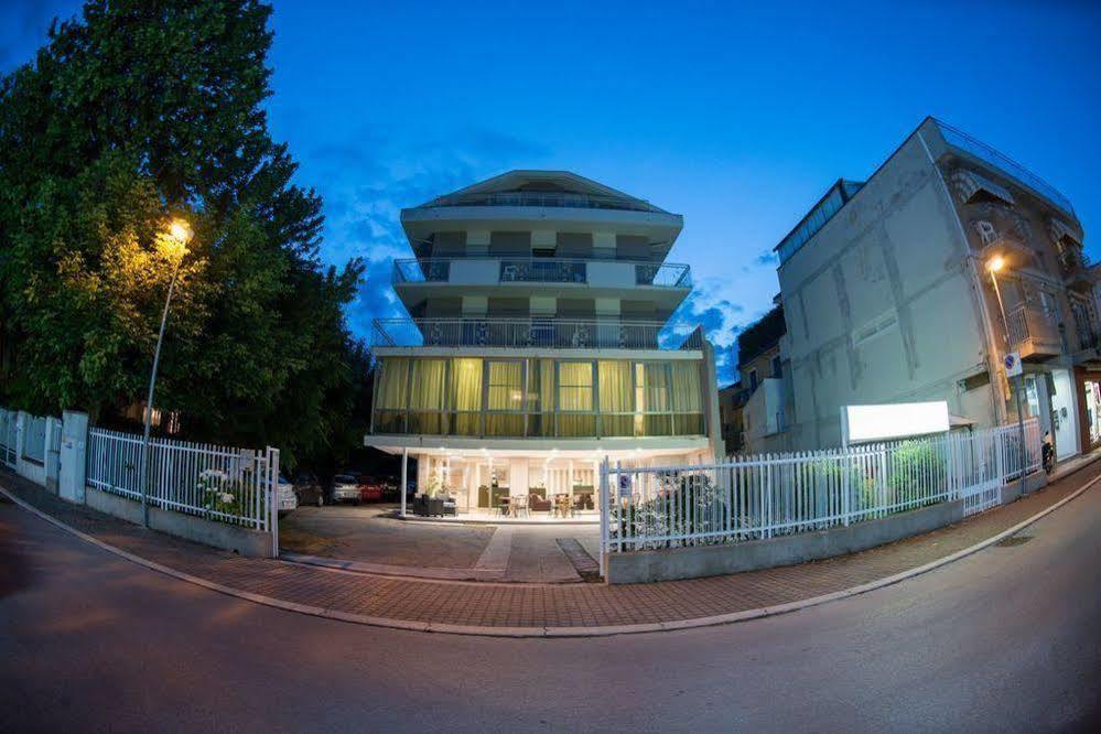 Carmen Hotel