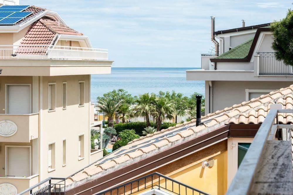 Carmen Hotel 2*