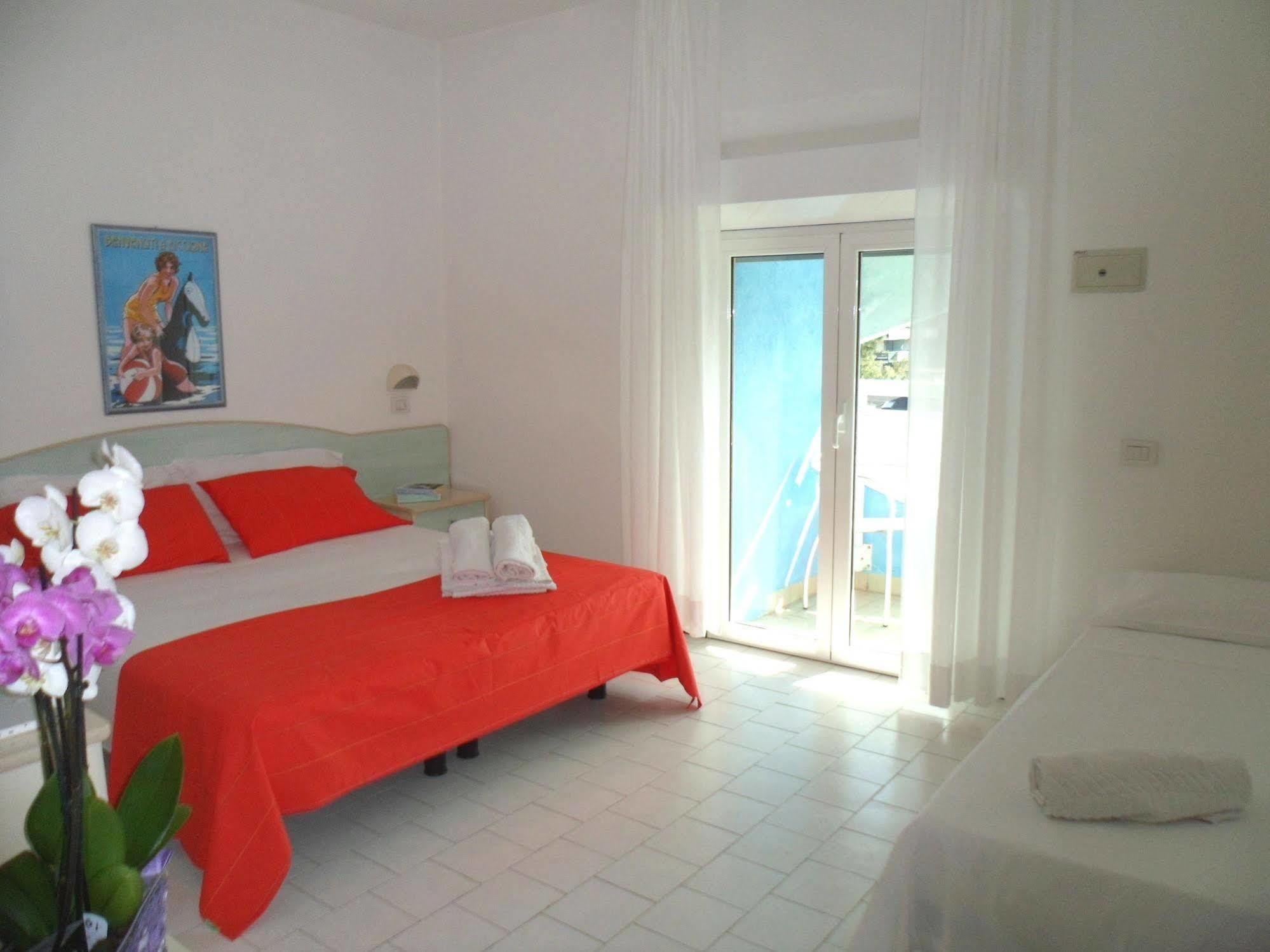 Zanarini Hotel 3*