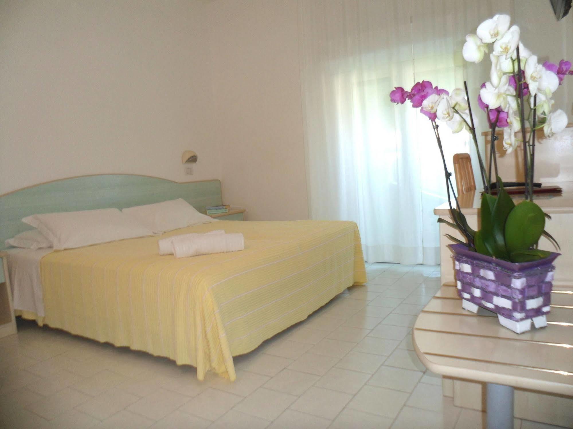 Zanarini Hotel 3*