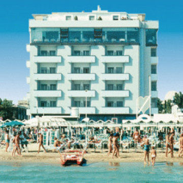 Commodore Hotel