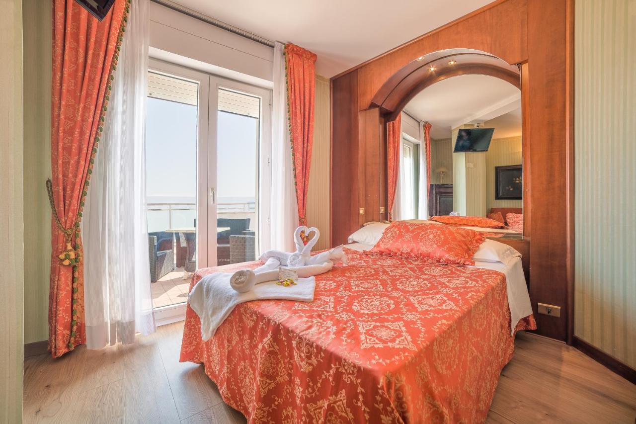 Des Nations - Vintage Sul Mare 4* Riccione