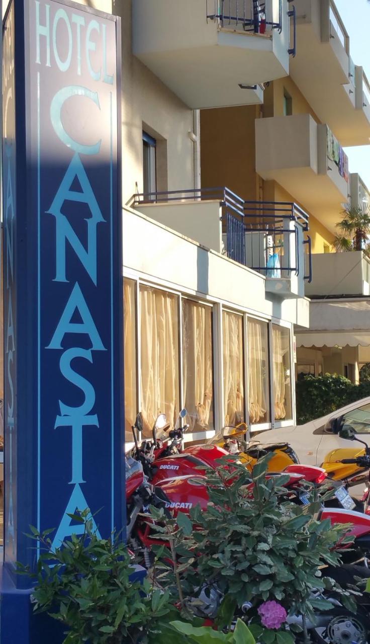 Canasta 2* Riccione