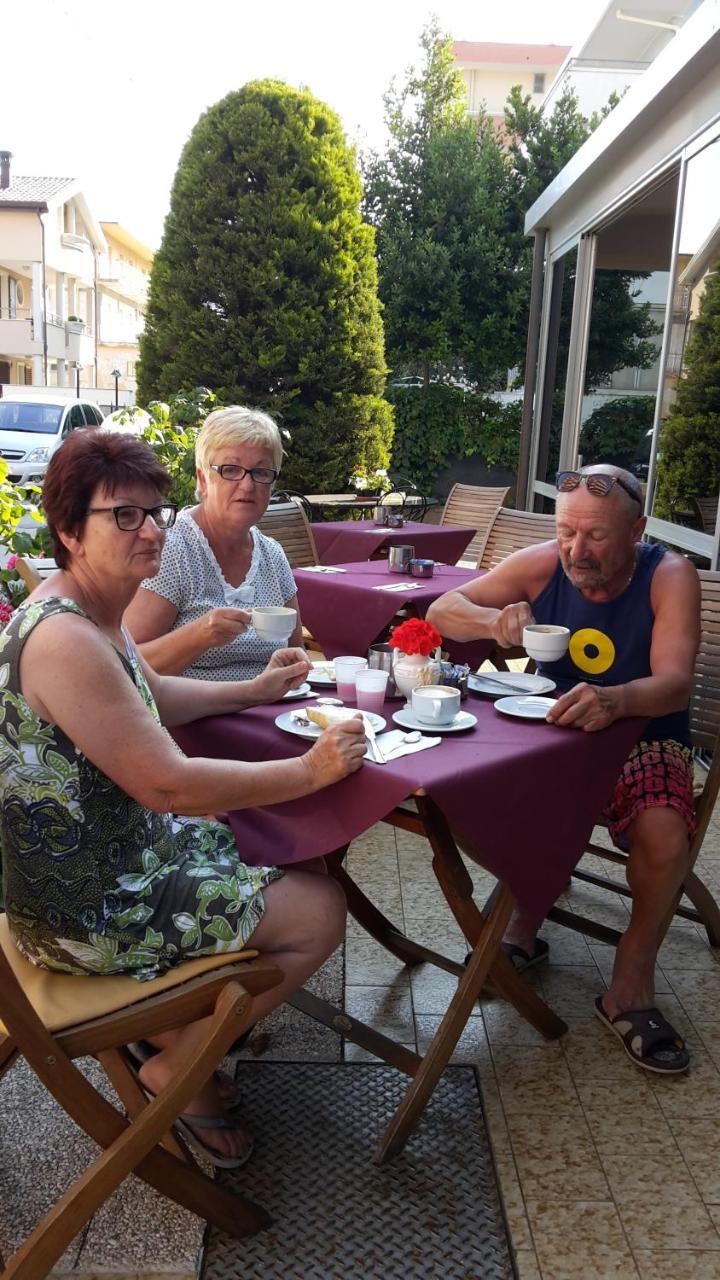 Hotel Eugenia *