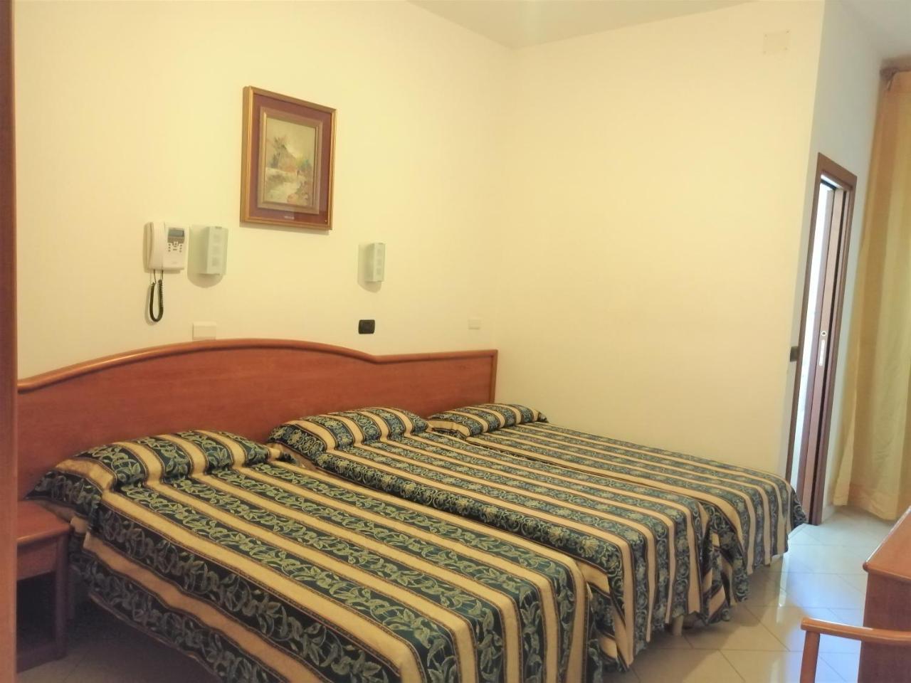Linda - Family - Nuova Costruzione Antisismica Hotel Riccione