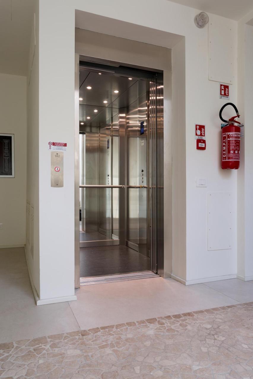 White Aparthotel 3*