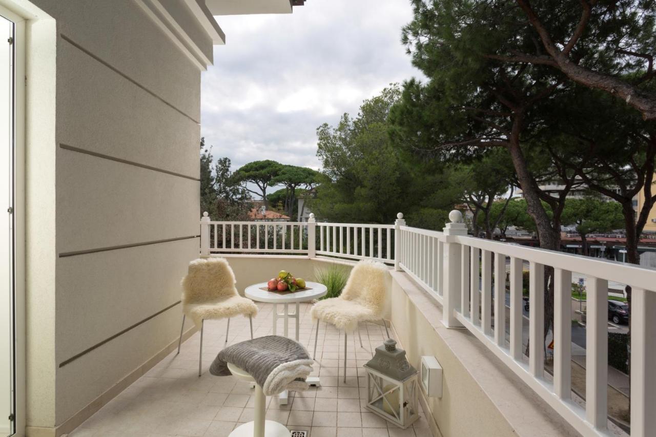 Aparthotel White