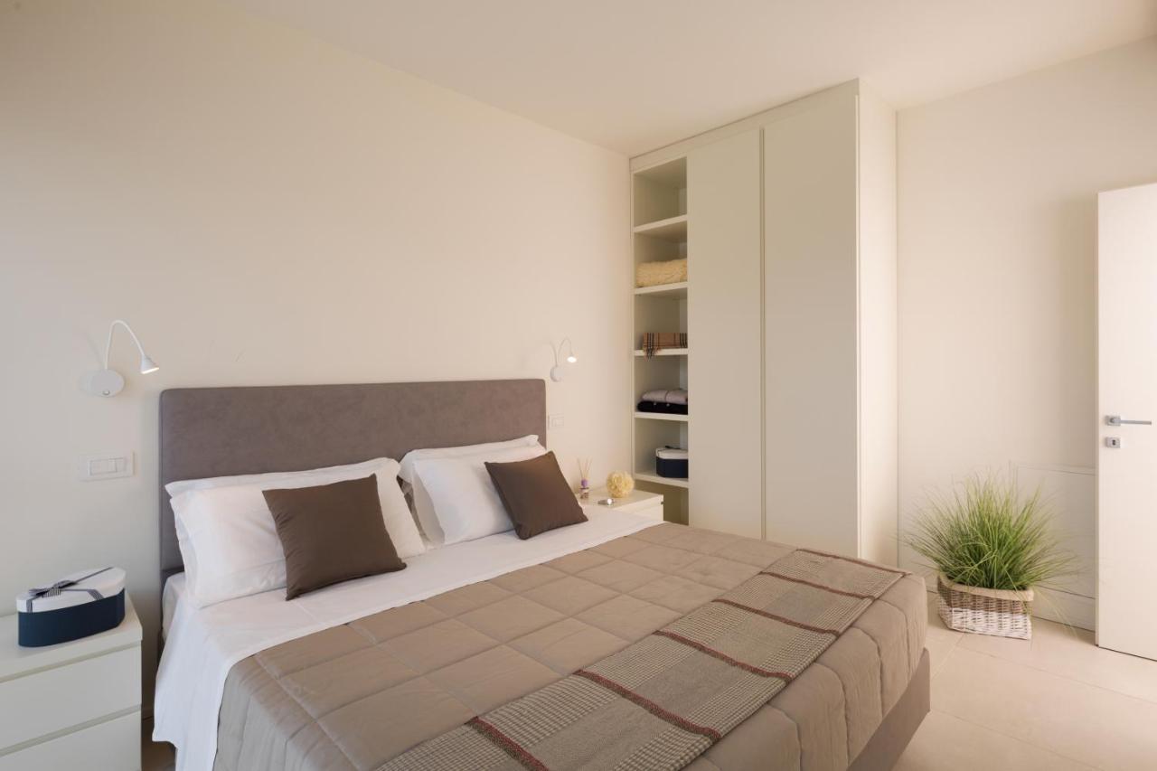 Aparthotel White 3*
